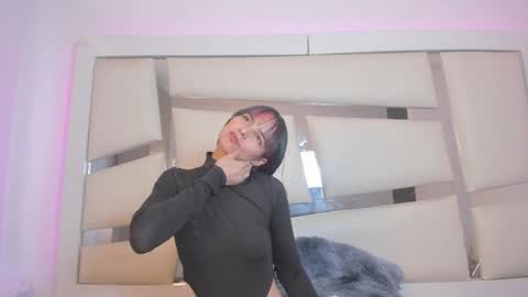 Snapshot of chrystal_jade chatting on 02/15/25, 01:05 instagram chrystaljade.1 online show from 02/15/25, 01:05