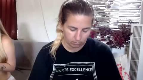 Snapshot of chrystalbella chatting on 07/08/26, 08:08 Diana online show from 07/08/26, 08:08