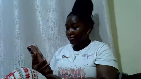 Snapshot of chubby_queenie07 chatting on 05/20/26, 05:41 DivaDee online show from 05/20/26, 05:41