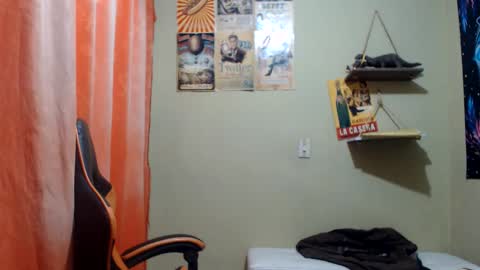 Snapshot of chubby_sex96 chatting on 05/19/26, 02:18 kate online show from 05/19/26, 02:18