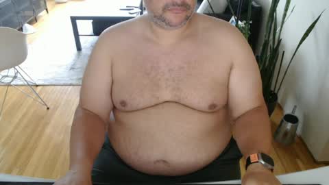 Snapshot of chubbyvix chatting on 07/14/26, 03:33 AstorYvr online show from 07/14/26, 03:33