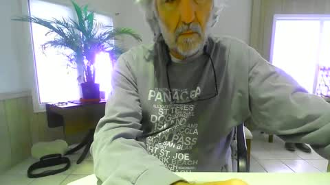 chuck354139 online show from 01/21/25, 06:12