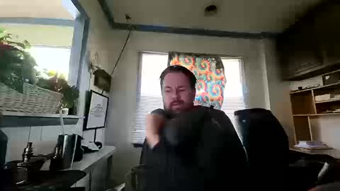 Snapshot of chuck7891 chatting on 10/16/25, 07:59 chuck7891 online show from 10/16/25, 07:59