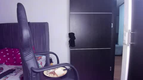 Karlay online show from 02/17/26, 05:59