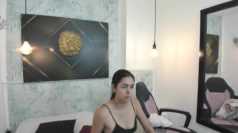 Snapshot of ciara_connor chatting on 03/05/25, 11:17 ... ... online show from 03/05/25, 11:17