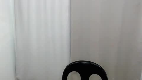 Snapshot of cici_02 chatting on 10/30/25, 10:54 call me Cici online show from 10/30/25, 10:54