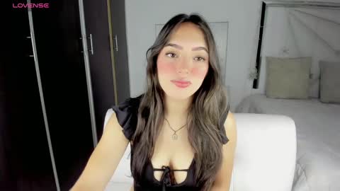 Snapshot of cieloo_ chatting on 02/14/25, 04:09 CIELO online show from 02/14/25, 04:09