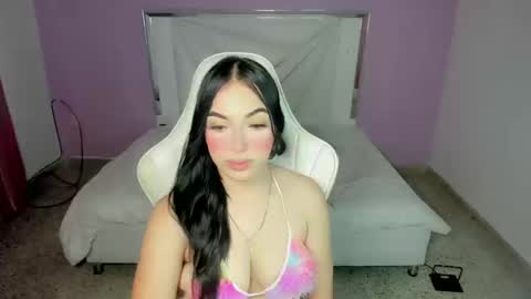 Snapshot of cieloo_ chatting on 09/10/25, 09:04 CIELO online show from 09/10/25, 09:04