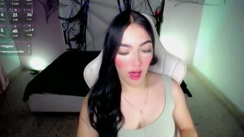 Snapshot of cieloo_ chatting on 10/30/25, 11:27 CIELO online show from 10/30/25, 11:27