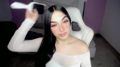 Snapshot of cieloo_ chatting on 11/07/25, 08:42 CIELO online show from 11/07/25, 08:42