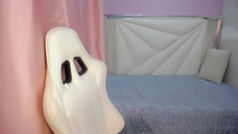 Snapshot of cieloo_ chatting on 02/02/26, 09:35 CIELO online show from 02/02/26, 09:35