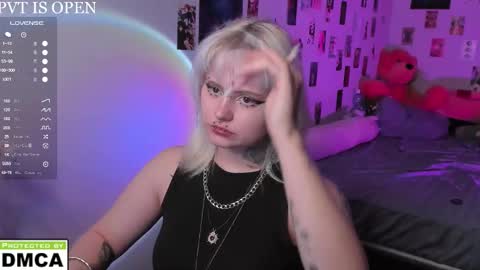 Snapshot of cigaretteduringsex chatting on 01/18/26, 02:32 Helen and Teya online show from 01/18/26, 02:32