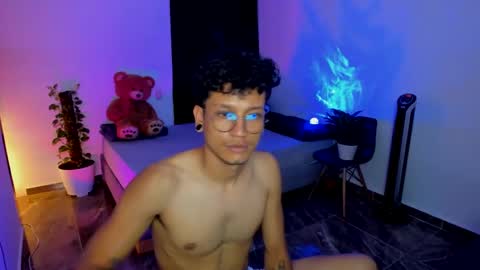 Snapshot of cinamon_kingdom chatting on 01/17/25, 05:42 Luna and Sebas  online show from 01/17/25, 05:42