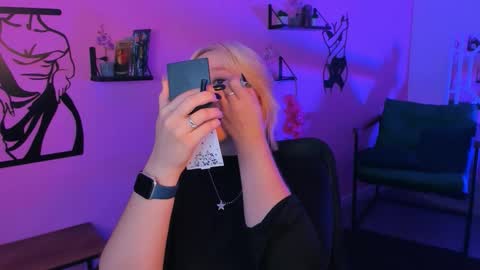 Cin Bellamy online show from 09/12/25, 09:53