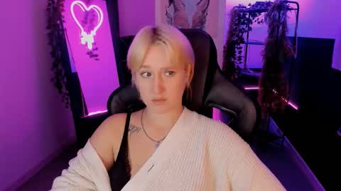 Cin Bellamy online show from 09/25/25, 05:44