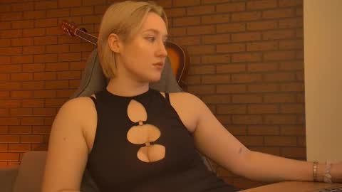 Cin Bellamy online show from 02/15/26, 07:51