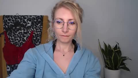 Cinderella online show from 04/22/26, 05:32