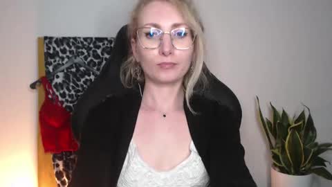 Cinderella online show from 04/22/26, 06:42