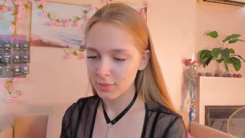 Im Cindy online show from 10/19/25, 06:14
