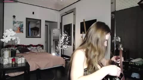 Cindy online show from 12/14/25, 07:36