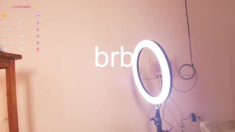 Snapshot of cinnamon__criss chatting on 02/19/25, 07:50 cinnamon__criss online show from 02/19/25, 07:50