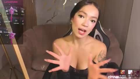 Snapshot of cinnamon_b chatting on 06/16/26, 07:38 Cinnamon online show from 06/16/26, 07:38