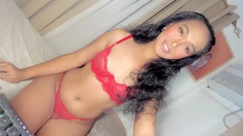 Snapshot of cinnamoncandy14 chatting on 12/09/24, 04:01 Ask me online show from 12/09/24, 04:01