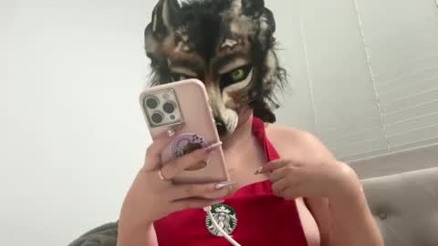 Snapshot of cinnanicos chatting on 09/20/25, 04:57 Nicky online show from 09/20/25, 04:57