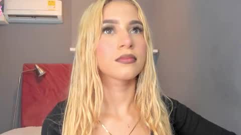 Cintia online show from 10/15/25, 12:49