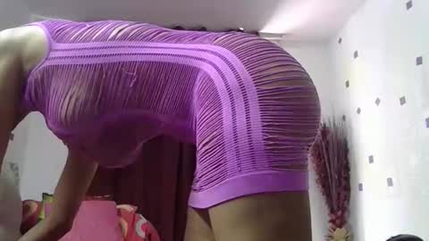 Snapshot of cinthia2525 chatting on 09/26/25, 10:30 cinthia2525 online show from 09/26/25, 10:30