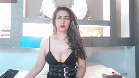 Cinthya  online show from 01/22/25, 12:38