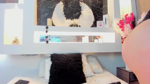 Cinthya  online show from 09/24/25, 12:19