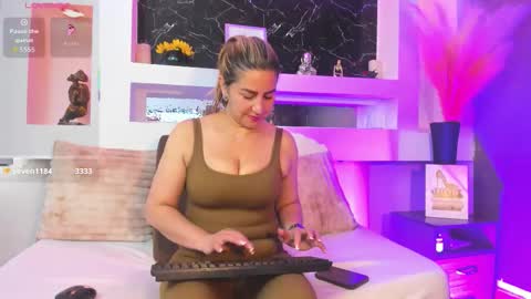 Cinthya  online show from 03/21/26, 12:21