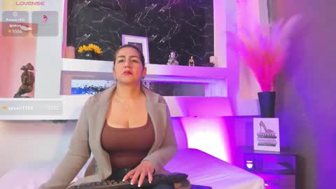 Cinthya  online show from 03/25/26, 12:11