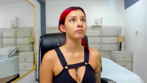 CintiaCollins  online show from 11/16/25, 08:14