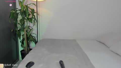 Sofia OF    online show from 04/28/26, 02:11