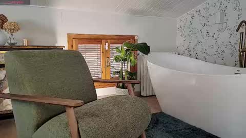 Shara online show from 11/19/25, 10:04