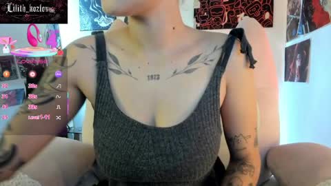 Snapshot of circe_l chatting on 05/14/26, 07:53 Paulina online show from 05/14/26, 07:53