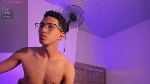 cj_davis1 online show from 09/14/25, 12:37