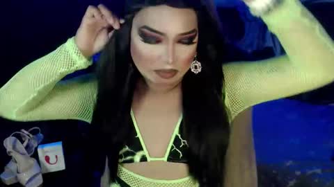 Snapshot of cj_parker69 chatting on 11/12/25, 12:16 QUEEN CESS online show from 11/12/25, 12:16