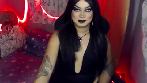 Snapshot of cj_parker69 chatting on 04/23/26, 05:37 QUEEN CESS online show from 04/23/26, 05:37