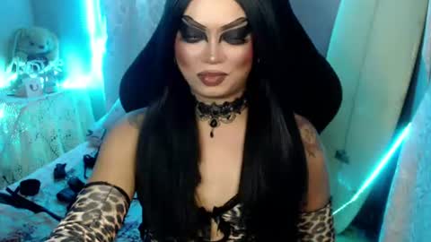 Snapshot of cj_parker69 chatting on 06/26/26, 04:11 QUEEN CESS online show from 06/26/26, 04:11