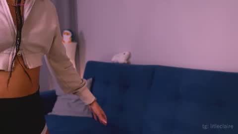 Claire online show from 11/08/25, 04:18