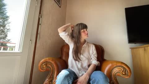 Claire Moulin online show from 04/14/26, 12:00