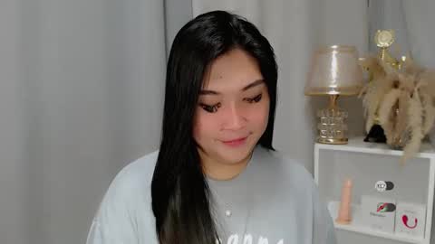 Snapshot of claire_wntr chatting on 05/20/26, 04:51 CLAIRE online show from 05/20/26, 04:51