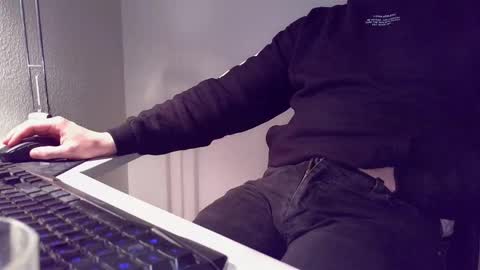 clamshive7 online show from 03/25/26, 04:40