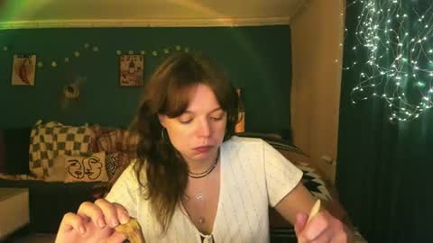 Snapshot of clancyosbourne chatting on 06/14/26, 04:42 Clancy online show from 06/14/26, 04:42
