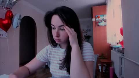 Snapshot of clandes_tina chatting on 07/10/26, 05:26 clandes_tina online show from 07/10/26, 05:26
