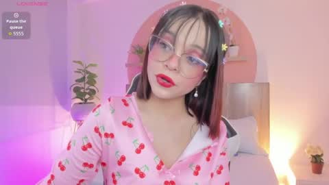 Snapshot of clara_lu chatting on 05/09/26, 04:39 C L A R A online show from 05/09/26, 04:39