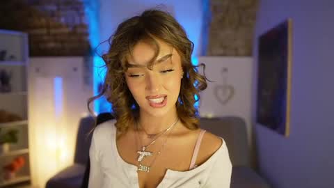 Clara smile online show from 02/13/25, 07:42